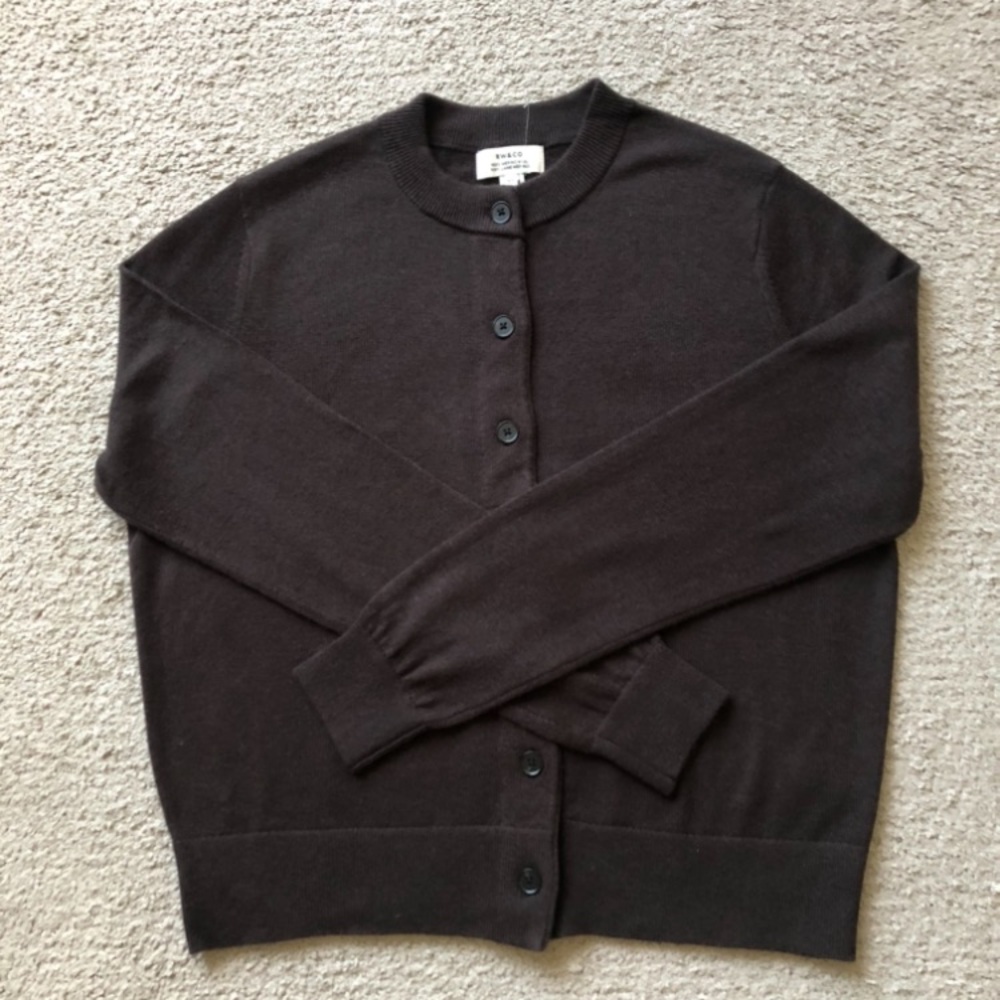 RW&CO. Crew Extra fine Merino Wool Cardigan. NWT.